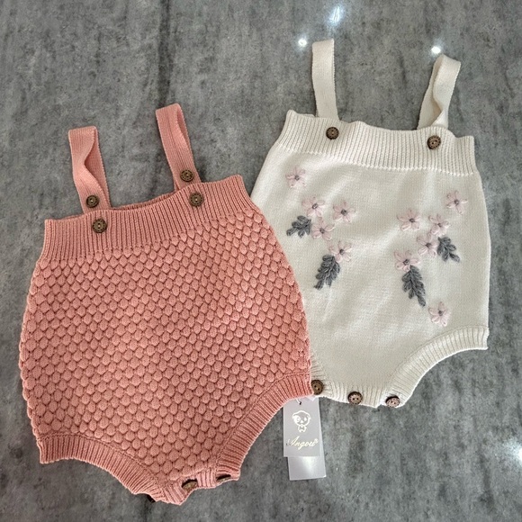 Knitted Jumpers Size 12-24M - Picture 1 of 12